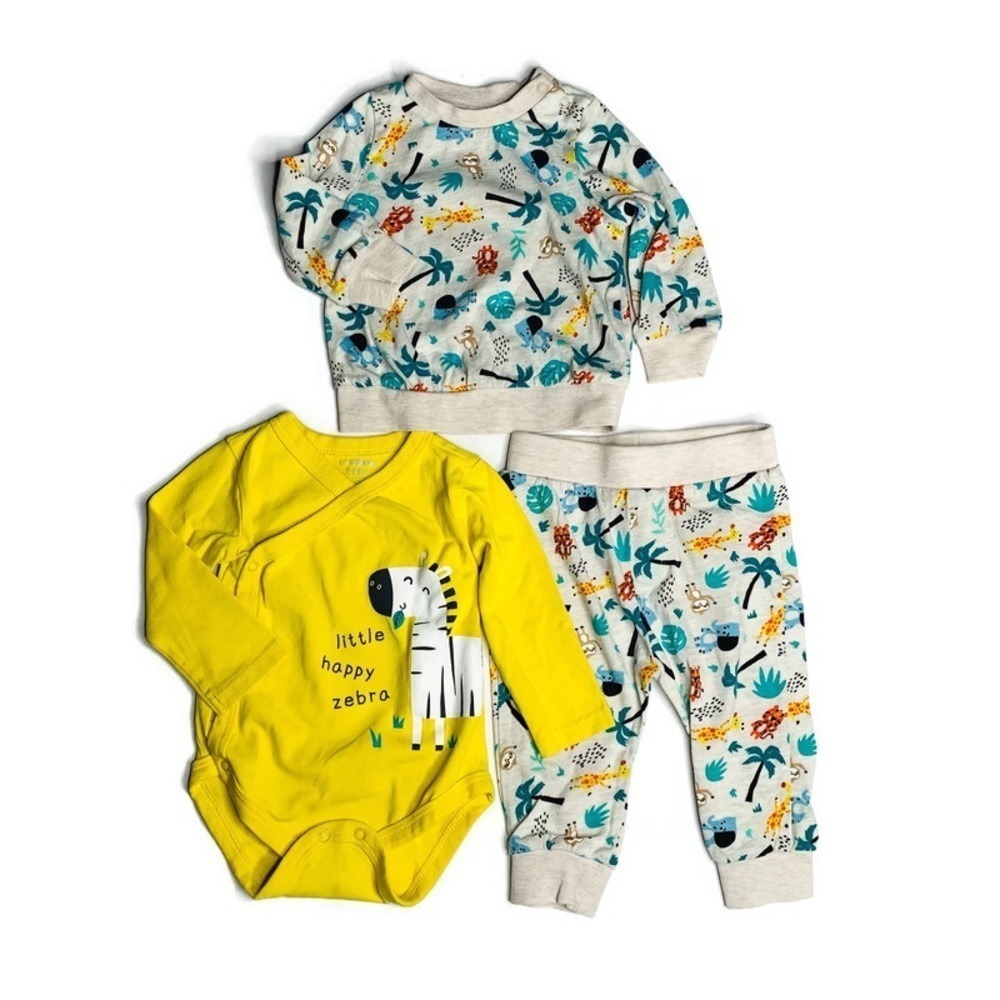 L. Waikiki baby’s 3M matching sweatsuit
